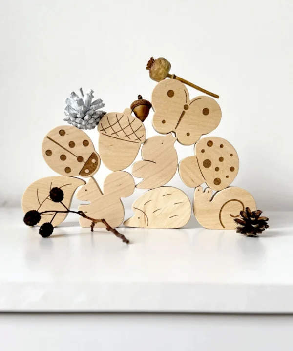 9 dalių medinio balansavimo žaidimo „Miško pasaka“ rinkinys su gyvūnų ir gamtos figūrėlėmis